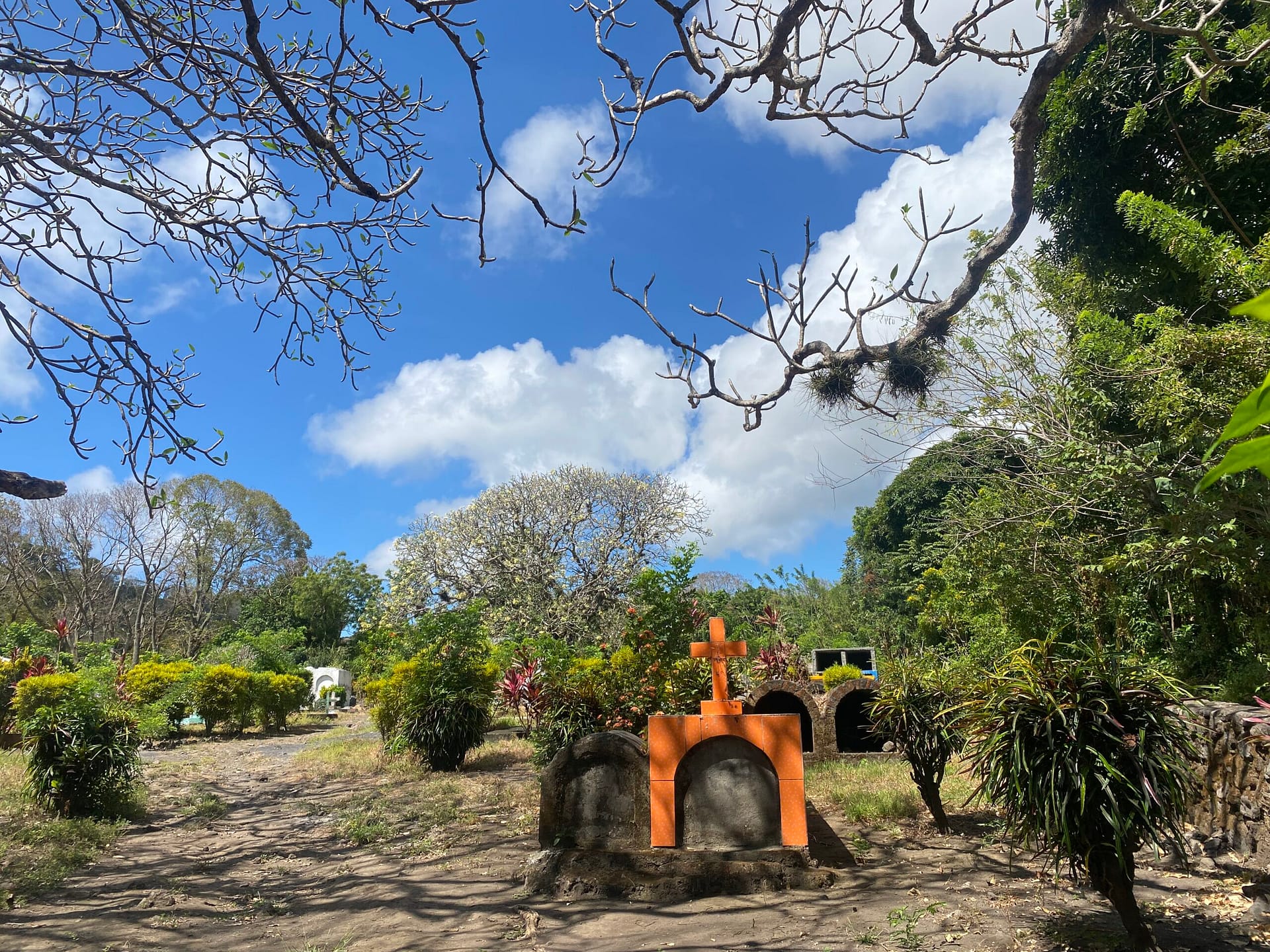 Authentic Ometepe Tour, Cemetery de Urbaite